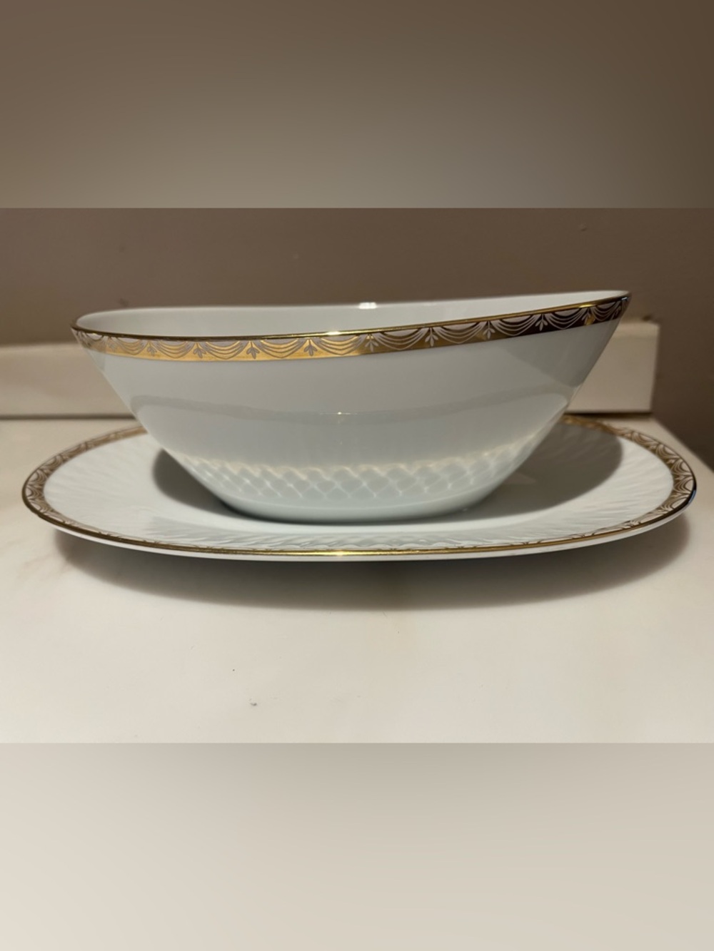 IMPERIAL DELUXE “Exquisite” Gravy Boat